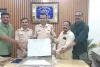 दहिसर पुलिस ने एक चैन स्नेचर को गुजरात के अहमदाबाद से गिरफ्तार किया