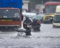 मुंबई की रफ्तार बारिश ने थामी...  ऑरेंज अलर्ट जारी