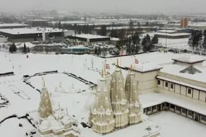 कनाडा के स्वामीनारायण मंदिर  में अराजक तत्‍वों द्वारा दीवार पर भारत विरोधी लाइनें ... कार्रवाई की मांग!