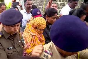 कोर्ट ने बढ़ाई पूजा खेडकर की मां की पुलिस हिरासत 