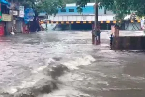 मुंबई : भारी बारिश से बंद हुआ अंधेरी सबवे, नागपुर में ऑरेंज अलर्ट के बाद स्कूल-कॉलेज बंद