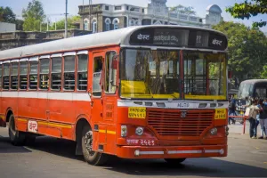 मुंबई की यातायात व्यवस्था पर गंभीर चिंता; प्रति लाख आबादी पर मात्र २७ बसें ही सड़क पर 